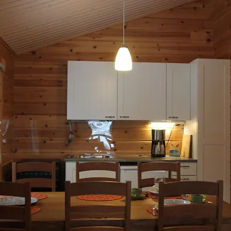 Dağ evi Hilda, By The