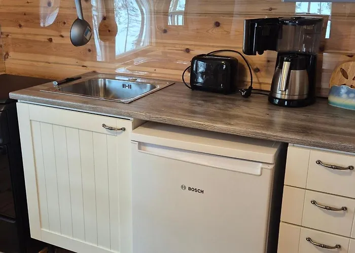 Hilda, By The 波西奥