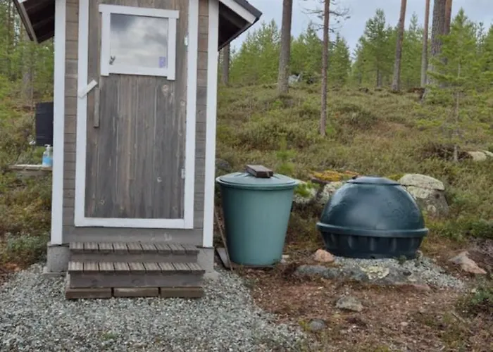 Hilda, By The 木屋 *