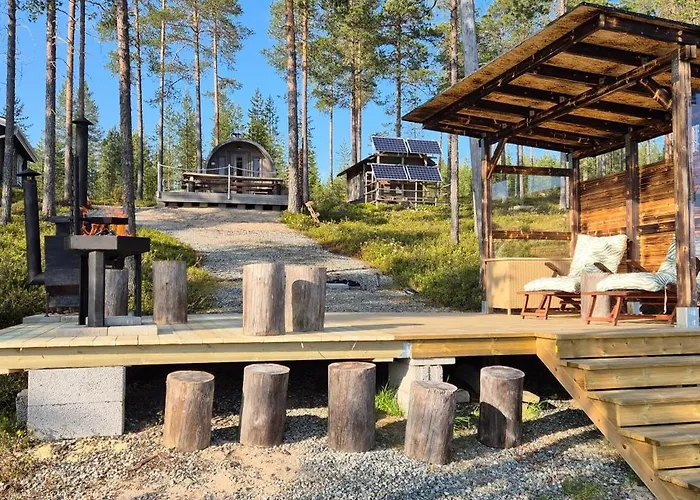 木屋 Hilda, By The *